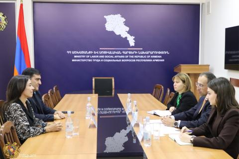 ԱՍՀ նախարարն ու «ՍՕՍ-Մանկական գյուղերի» ներկայացուցիչներն հանդիպման ընթացքում քննարկել են համատեղ իրականացվող ծրագրերի ընթացքը