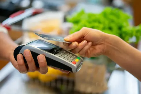 Ֆինանսների նախարարը ներկայացրեց անկանխիկ առևտրից հետվճարի ծրագրի մանրամասները