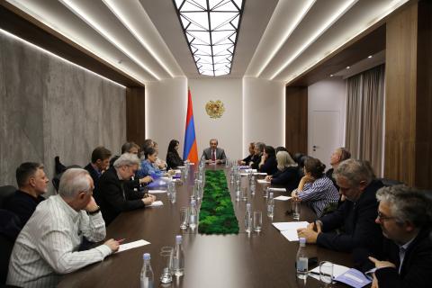 Top official presents Armenia–Azerbaijan accords to visiting media, think tank representatives