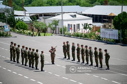 Законопроект о сокращении срока обязательной военной службы на 6 месяцев внесен в повестку заседания правительства