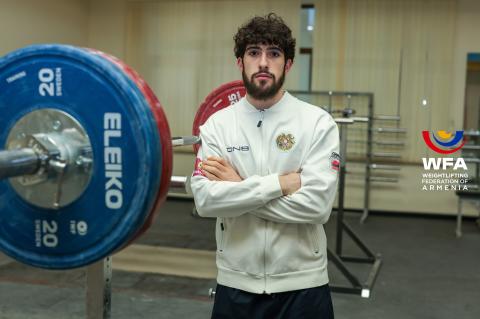 Ermeni halterci Garnik Çolakyan Avrupa Gençler Şampiyonu