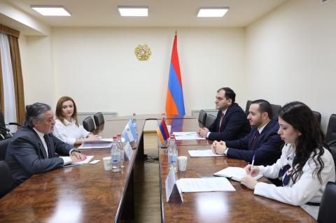 ԲՏԱ նախարարն ու Արգենտինայի դեսպանը քննարկել են բարձր տեխնոլոգիաների ոլորտում գործակցության հնարավորությունը