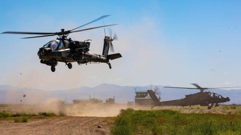 Арендованные у США вертолёты Apache прибыли в Польшу