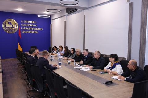 در وزارت مدیریت منطقه ای و زیرساخت‌های ارمنستان، موضوعات مرتبط با برنامه ساخت بخش کاجاران–آگاراک از بزرگراه شمال–جنوب مورد بررسی قرار گرفت