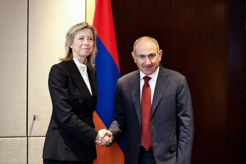 总理在巴黎会晤欧盟人权事务特别代表