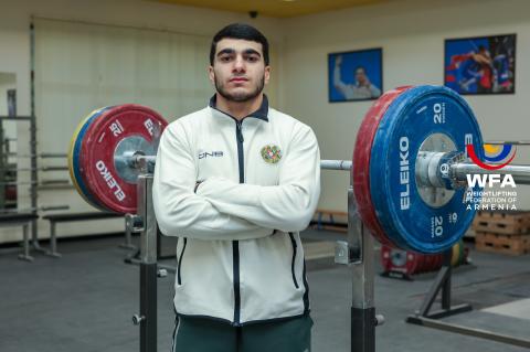 Тяжелоатлет Тигран Карапетян стал золотым медалистом чемпионата Европы среди молодежи. Григорян - второй