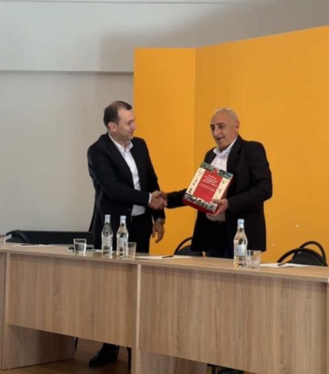 Կրթությունը՝ որպես շրջակա միջավայրի պահպանության ամենաարդյունավետ միջոց. Կիրանցի դպրոցին փոխանցվել է ՀՀ Կարմիր գիրք