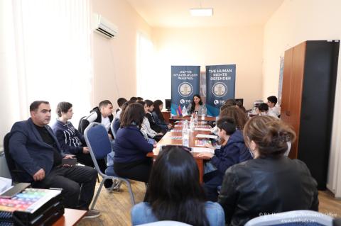 Մարդու իրավունքների պաշտպանը հյուրընկալել է Երևանի Ջոն Կիրակոսյանի անվան թիվ 20 հիմնական դպրոցի աշակերտներին