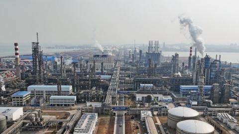 Китай отказался почти от половины импорта нефти из РФ