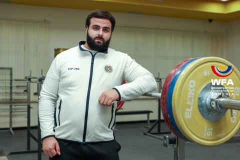 Ermeni halterci Aşot Movsisyan, Avurpa şampiyonu