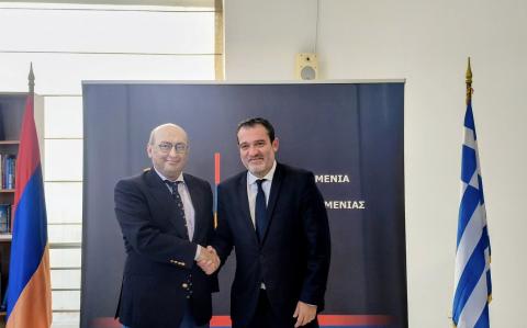 سفیر ارمنستان در یونان با نمایندۀ گروه دوستی پارلمانی یونان–ارمنستان دیدار کرد