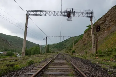 آرارات میرزویان بر اهمیت توافق درباره بازگشایی خط آهن کارس–گیومری تأکید کرد