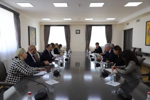 Le Secrétaire général du MAE et le Directeur général adjoint de la Direction générale de la migration et des affaires intérieures de la Commission européenne ont tenu une réunion