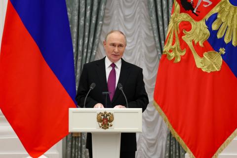 Россия выполняет все планы по созданию перспективных систем вооружения: Владимир Путин