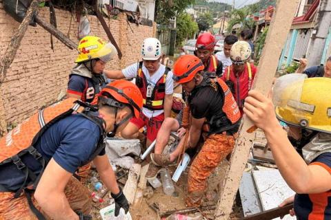 Ֆիլիպինները ավելի քան 1900 զինվորականի ներգրավել է թայֆունից տուժածներին օգնելու գործողություններում