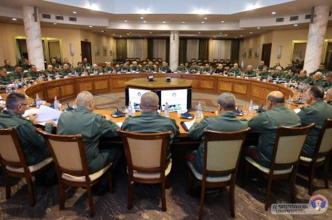 Начальник Генерального штаба Вооружённых Сил Республики Армения встретился с участниками четырёхдневных оперативных сборов