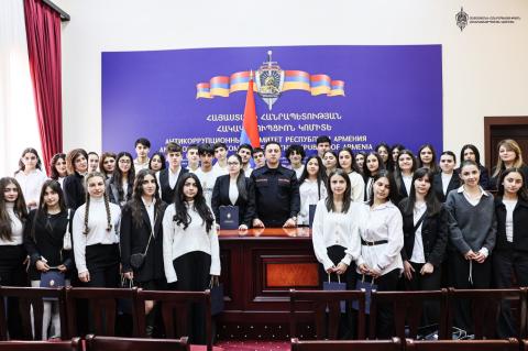 Հակակոռուպցիոն կոմիտեի փոխնախագահն ավագ դպրոցների աշակերտներին է ներկայացրել կառույցի գործունեության հիմնական ուղղությունները