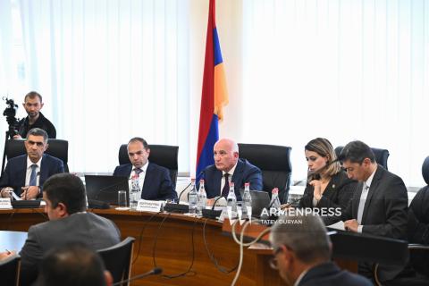 КРОУ обсуждает вопрос лишения ЭСА лицензии