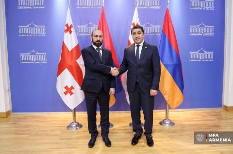 Ararat Mirzoyan et le président du Parlement de Géorgie ont souligné l’importance de la déclaration sur l’établissement d’un partenariat stratégique entre les deux pays