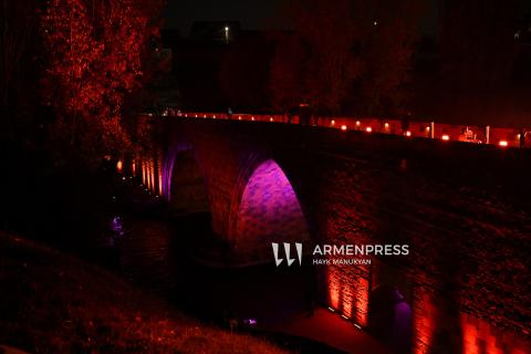 Le Pont Rouge de Erevan a été entièrement rénové et est désormais accessible aux visiteurs