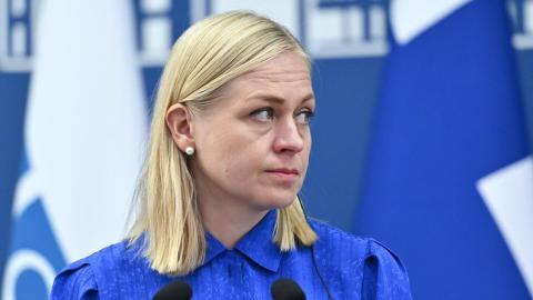 Коррупционный скандал в Украине не повлияет на помощь Киеву - глава МИД Финляндии