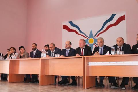Араик Арутюнян посетил населенные пункты национальных меньшинств Араратской области