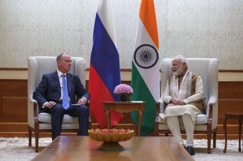 نخست‌وزیر هند دستیار رئیس‌جمهور روسیه را مورد استقبال قرار داد