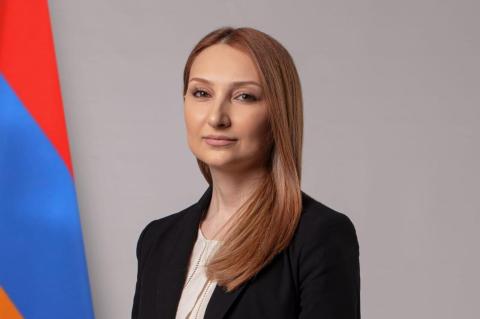 Se niega rumor de que Lilit Makunts recibió una costosa enciclopedia