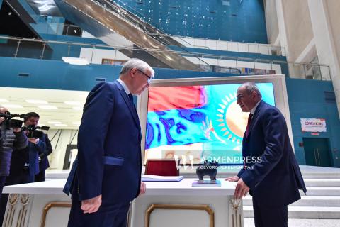 Le Premier ministre Pashinyan a visité le Musée national du Kazakhstan