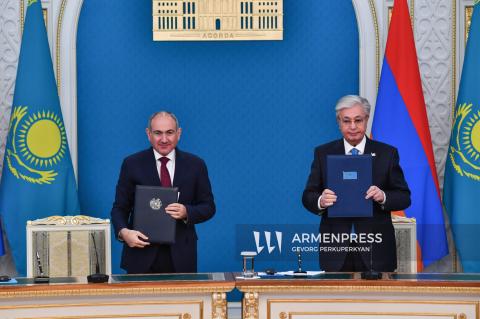 نیکول پاشینیان و قاسیمژومارت توقایف بیانیه مشترک امضا کردند