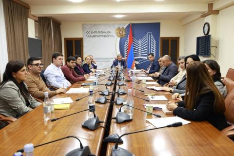 ՀՀ էկոնոմիկայի նախարարը կառուցապատողների հետ քննարկել է ոլորտին առնչվող մի շարք հարցեր