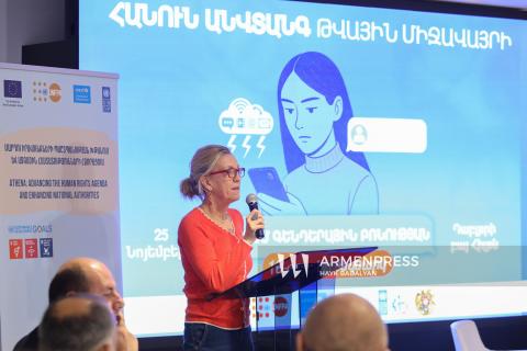 حدث بعنوان "دعونا نتكاتف من أجل بيئة رقمية آمنة"-صور-