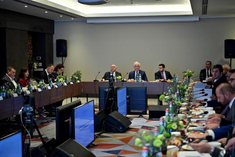 Vahagn Khatchatourian a eu des rencontres avec des représentants des structures financières et bancaires, ainsi qu’avec des membres de la communauté d’affaires