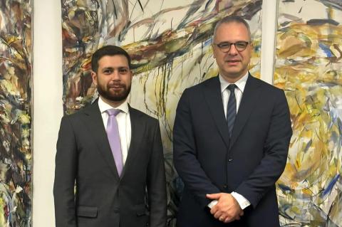 ვაჰან კოსტანიანმა ნიქოზიაში შეხვედრა გამართა კვიპროსის საკითხზე ბერძნულ-კვიპროსული მხარის მოლაპარაკებებთან პასუხისმგებელ მენელაოს მენელაუსთან