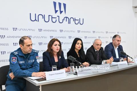 Conferencia de prensa sobre la contaminación atmosférica y las medidas preventivas en Ereván