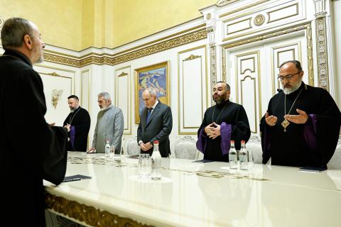 Le Premier ministre a rencontré un groupe d’évêques de l’Église apostolique arménienne