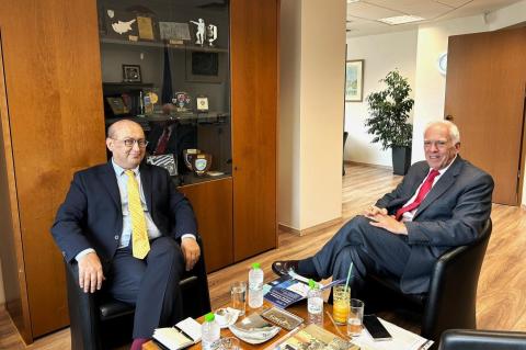 سفیر جمهوری ارمنستان در یونان و مدیر آکادمی دیپلماتیک وزارت خارجه یونان چشم‌اندازهای تعمیق همکاری دوجانبه را بررسی کردند