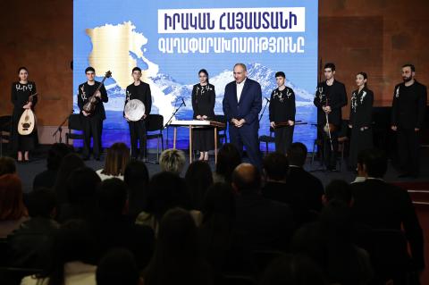 Le Premier ministre a présenté l’idéologie de l'Arménie réelle aux étudiants et élèves du district administratif de Shengavit