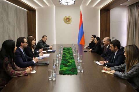 სომხეთის რესპუბლიკის უშიშროების საბჭოს მდივანმა მიიღო ნატოს გენერალური მდივნის სპეციალური წარმომადგენლის ხელმძღვანელობით ჩამოსული დელეგაცია