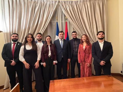 Ֆրանսիայում ՀՀ դեսպանը հյուրընկալել է «Սփյուռքի երիտասարդ դեսպան» ծրագրի մասնակիցներին