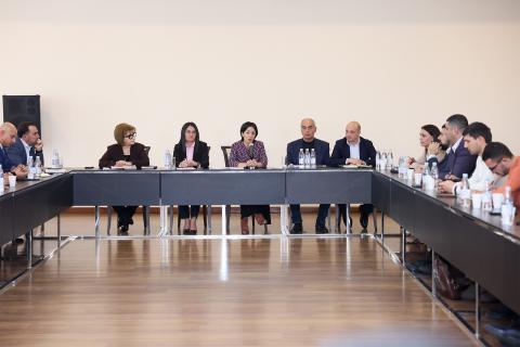 ՀՀ ԿԳՄՍ նախարարը հանդիպել է մարզական ֆեդերացիաների ներկայացուցիչների հետ