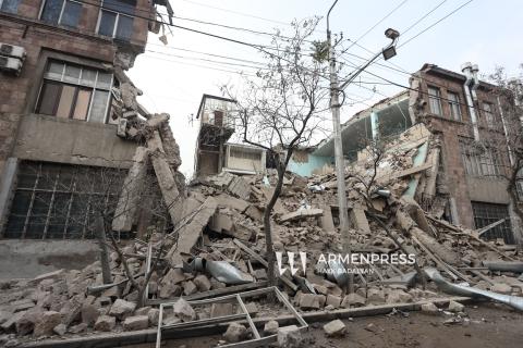 Փլուզում Երևանի Շիրակի փողոցում