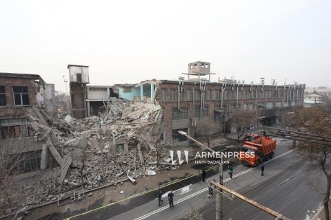 در ایروان در خیابان شیراک فرو ریختگی رخ داده است