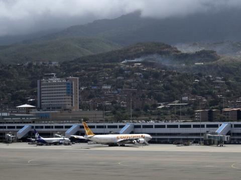 Колумбия возобновляет авиасообщение с Венесуэлой