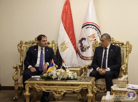 Suren Papikyan et le ministre d’État égyptien chargé de l’industrie militaire ont discuté des questions liées à la coopération