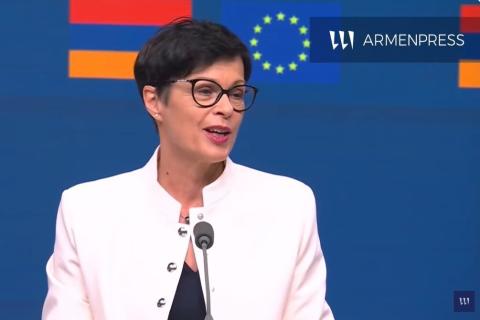 ევროკავშირის კომისარმა წამოაყენა წინადადება კავშირიანობის საკითხებზე ახალი ფორმატის შექმნის შესახებ, რომელიც მოიცავს სომხეთს, აზერბაიჯანს, თურქეთსა და ევროკავშირს