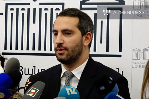 نشست مطبوعاتی روبن روبینیان