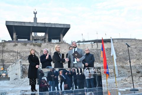 التوقيع على عقد مشروع إعادة إعمار القسم غير المكتمل من مشروع كاسكاد بحضور عمدة يريفان تيكران أفينيان-فيديو-