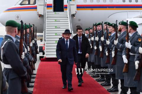 هیأت به سرپرستی نخست‌وزیر جمهوری ارمنستان وارد آلمان شد