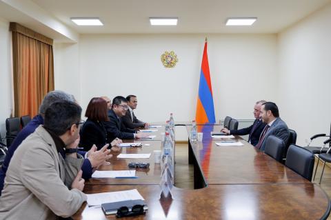 Le ministre de l’Industrie de haute technologie a discuté des opportunités d’investissement en Arménie avec la délégation de la société Supermicro